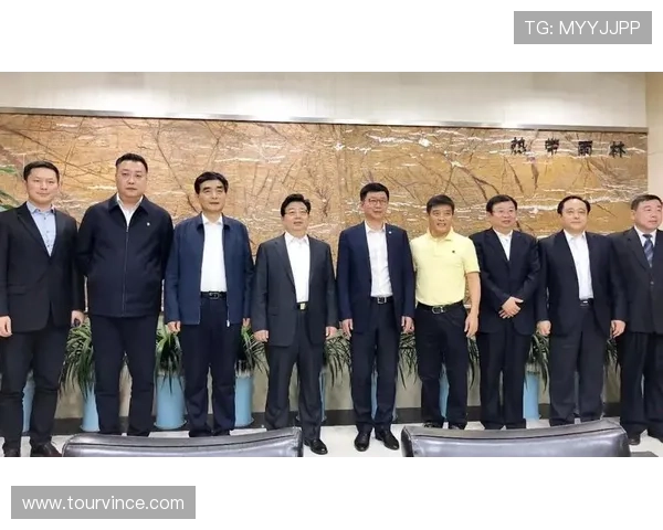 蓝军73岁秘书将退休二十余年